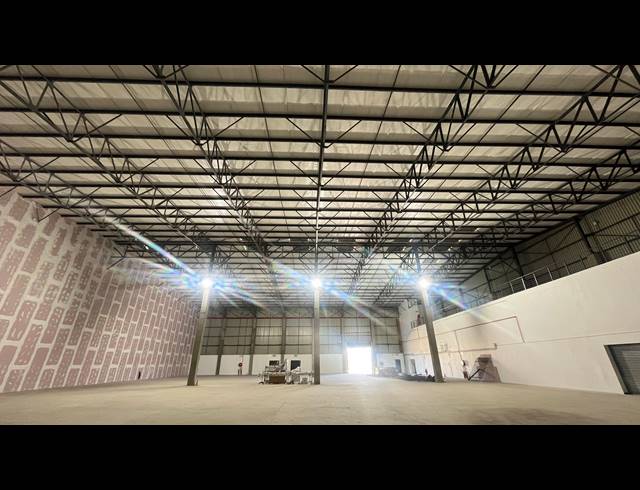 3,743M² WAREHOUSE TO LET IN SPARTAN